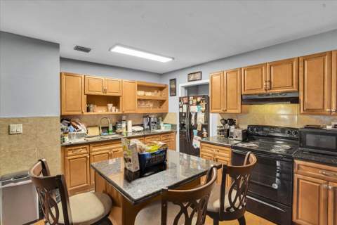 308 NW 27th Street, Wilton Manors FL - photo 6 of 34