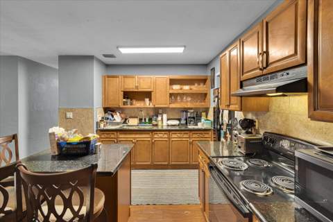 308 NW 27th Street, Wilton Manors FL - photo 8 of 34