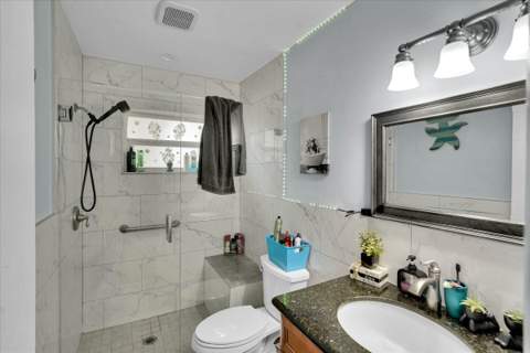 308 NW 27th Street, Wilton Manors FL - photo 19 of 34