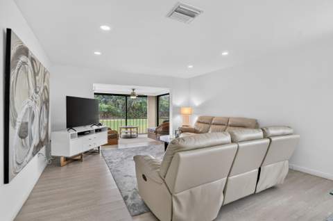 8545 Casa Del Lago #38 H, Boca Raton FL - photo 16 of 55