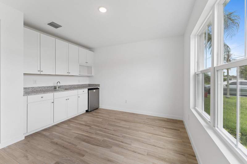 4 bedroom Single Family Residence at 1685 SW Meridian Avenue, Port St Lucie Section 14, Port St. Lucie — photo 3