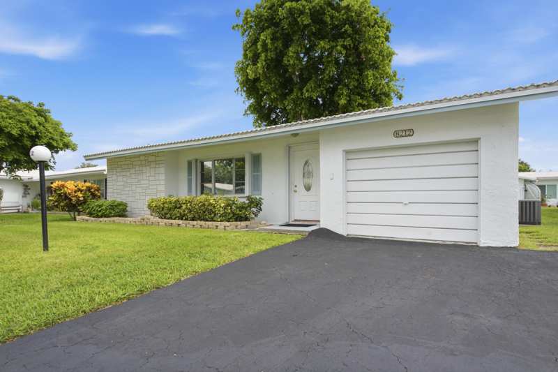 2 bedroom Single Family Residence at 8212 NW 12th Court, Lauderdale West 2 Sec, Plantation — photo 1