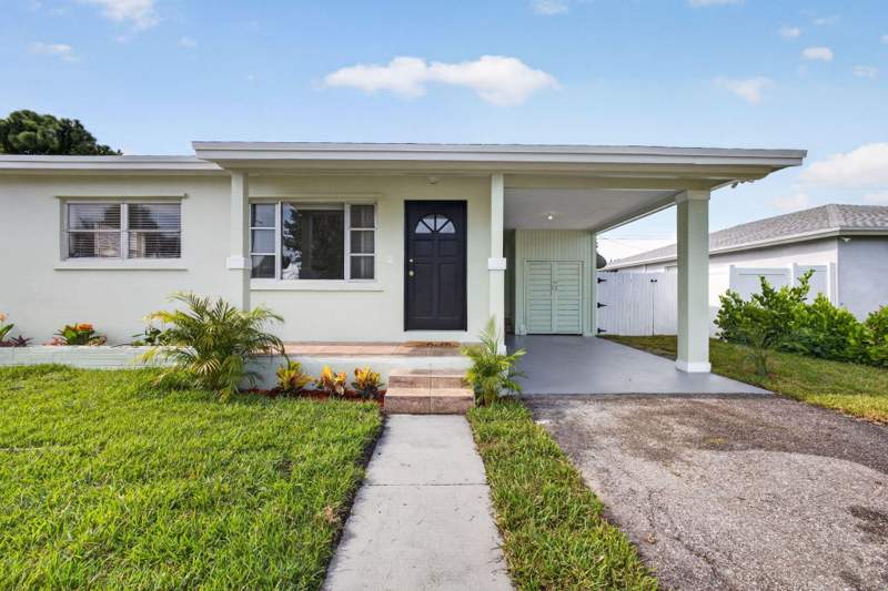 3 bedroom Single Family Residence at 1547 W 10th Street, Harmony Heights, Riviera Beach — photo 5