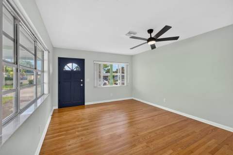 1547 W 10th Street, Riviera Beach FL - photo 9 of 37