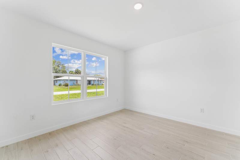 4 bedroom Single Family Residence at 1068 SW Mataro Avenue, Port St Lucie Section 15, Port St. Lucie — photo 4