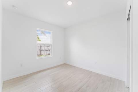 1068 SW Mataro Avenue, Port St. Lucie FL - photo 7 of 29