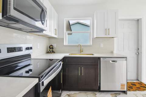 1336 W 6th Street, Riviera Beach FL - photo 13 of 15