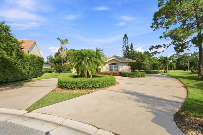 3 bedroom Single Family Residence at 3608 Twin Lakes Terrace, Monte Carlo Country Club Unit 3, Fort Pierce — photo 3