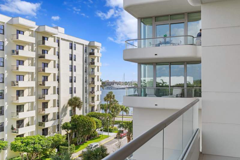 1 bedroom Condominium at 200 Arkona Court #401, 1515 Flagler Condo, West Palm Beach — photo 2