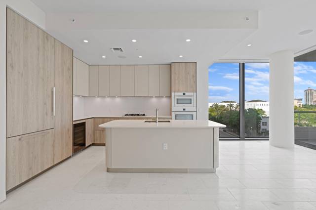 200 ARKONA Court #401