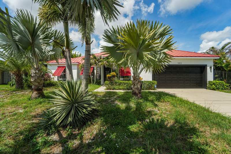 4 bedroom Single Family Residence at 1812 SE Fallon Drive, Port St Lucie Section 13, Port St. Lucie — photo 1