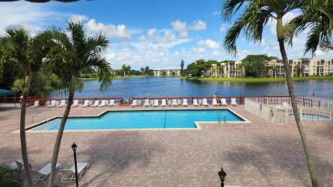 1502 Whitehall Drive #403, Davie FL - photo 18 of 20