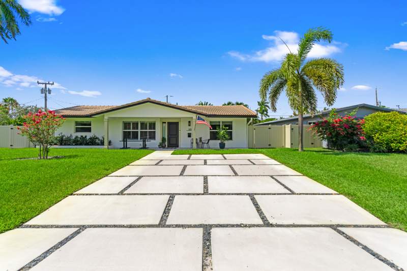 3 bedroom Single Family Residence at 1420 NE 42nd Court, Coral Heights Sec 2, Oakland Park — photo 3