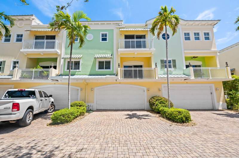 3 bedroom Townhouse at 630 SE 15th Street #5, Everglades Land Sales Co First, Fort Lauderdale — photo 2