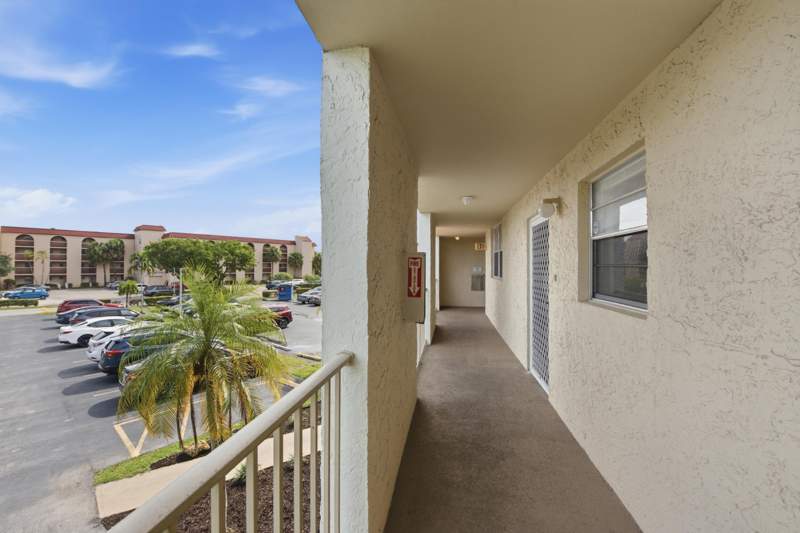 2 bedroom Condominium at 3231 Holiday Springs Boulevard #205, Holiday Springs Village 6 Condo, Margate — photo 5