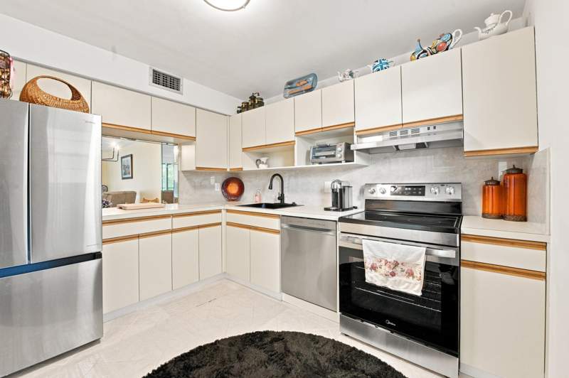 2 bedroom Condominium at 3231 Holiday Springs Boulevard #205, Holiday Springs Village 6 Condo, Margate — photo 2