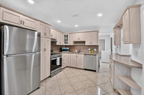 1826 16th Avenue, Lake Worth Beach FL - photo 8 of 35
