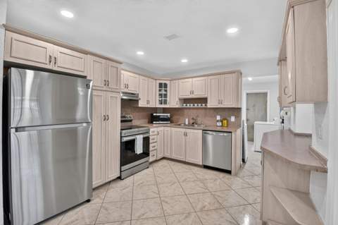 1826 16th Avenue, Lake Worth Beach FL - photo 6 of 35