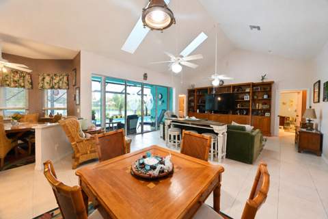 5212 Feather Creek Drive, Fort Pierce FL - photo 8 of 37