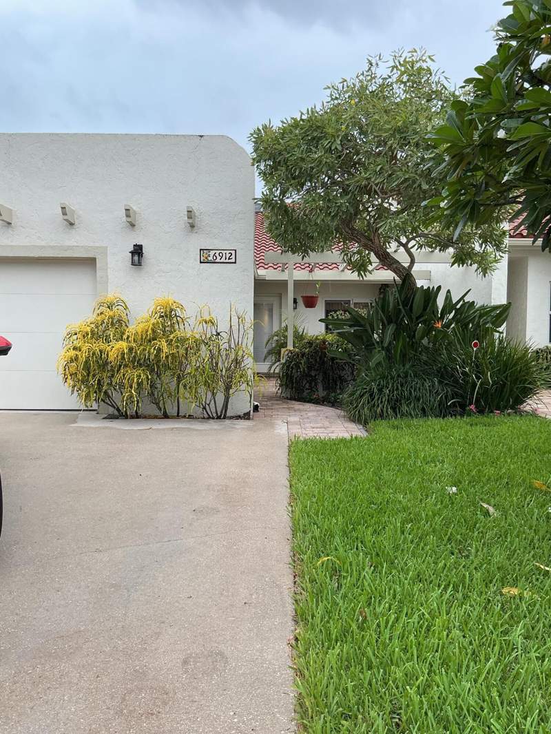 3 bedroom Townhouse at 6912 Barbarossa Street, Tiburon II Ph II, Boca Raton — photo 2