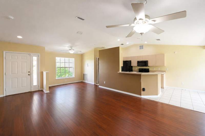 3 bedroom Single Family Residence at 491 SE Starflower Avenue, Port St Lucie Section 13, Port St. Lucie — photo 4