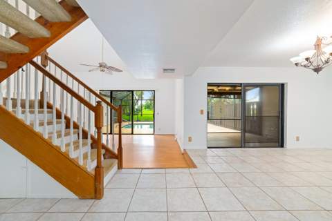 219 Wildwood Circle, Deerfield Beach FL - photo 11 of 28