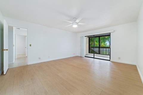 219 Wildwood Circle, Deerfield Beach FL - photo 20 of 28
