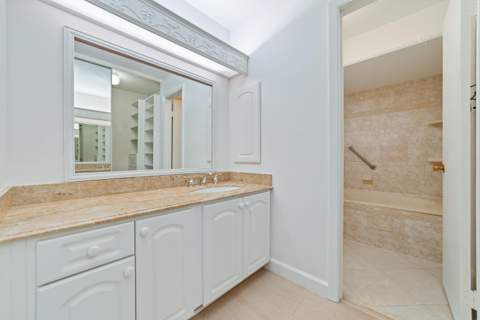 219 Wildwood Circle, Deerfield Beach FL - photo 22 of 28