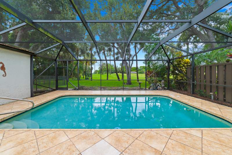 4 bedroom Townhouse at 219 Wildwood Circle, Wildwood of Deercreek, Deerfield Beach — photo 2