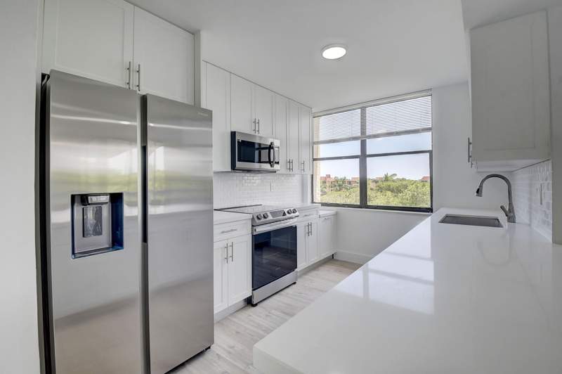 1 bedroom Condominium at 955 Egret Circle #501, Lavers Resort & Racquet Club, Delray Beach — photo 4
