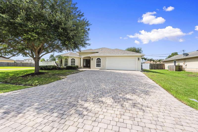 4 bedroom Single Family Residence at 490 SW Ryder Road, Port St Lucie Section 34, Port St. Lucie — photo 4