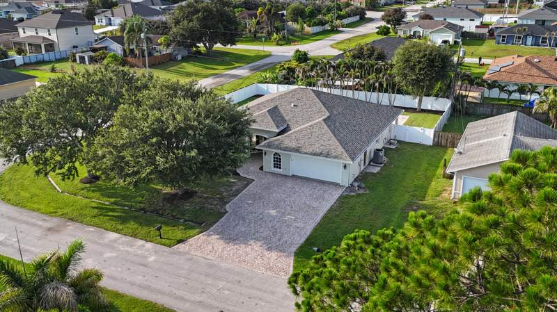 4 bedroom Single Family Residence at 490 SW Ryder Road, Port St Lucie Section 34, Port St. Lucie — photo 5