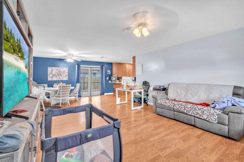 3 bedroom Single Family Residence at 9240 Honeywell Road, Tropical Country Estates, Lake Worth — photo 3