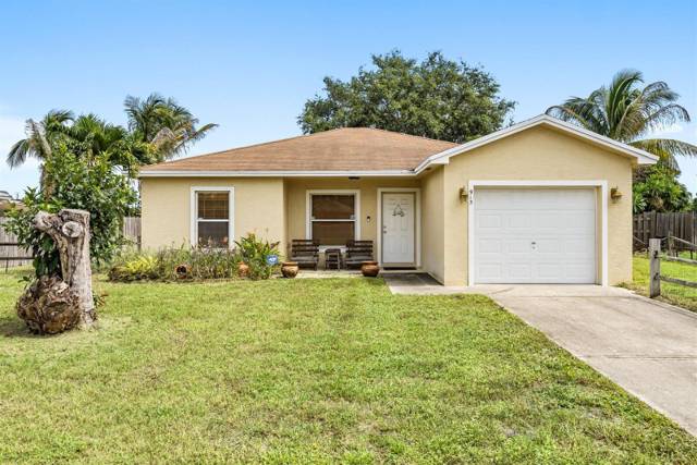 913 SE FORREST PARK Drive