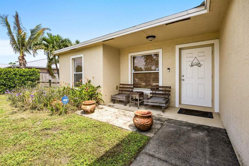3 bedroom Single Family Residence at 913 SE Forrest Park Drive, Forrest Park, Stuart — photo 5