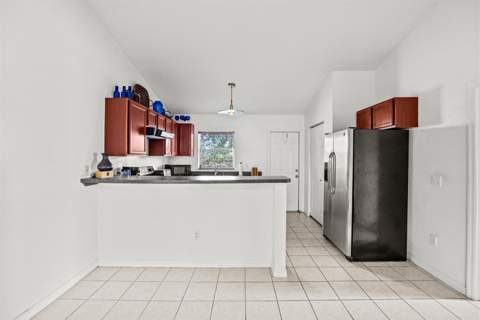 913 SE Forrest Park Drive, Stuart FL - photo 9 of 32