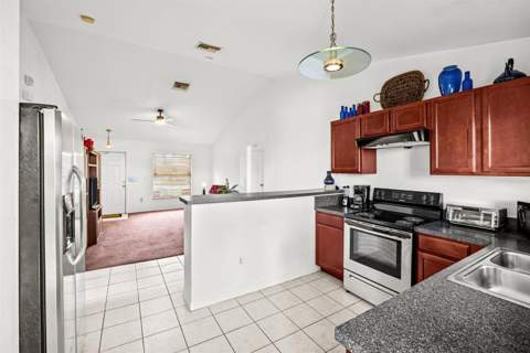 913 SE Forrest Park Drive, Stuart FL - photo 13 of 32