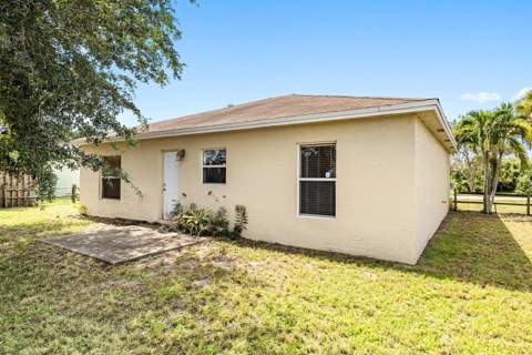 913 SE Forrest Park Drive, Stuart FL - photo 23 of 32