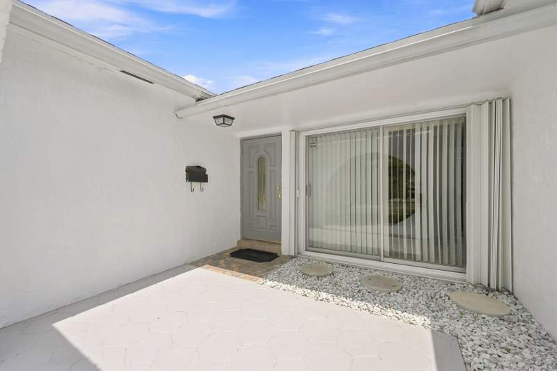 3 bedroom Single Family Residence at 8481 NW 24th Street, Sunrise Golf Village Sec 19, Sunrise — photo 5