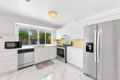 8481 NW 24th Street, Sunrise FL - photo 15 of 35