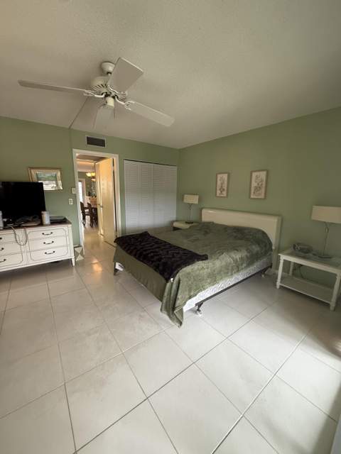 407 Greenbrier A, West Palm Beach FL - photo 11 of 16