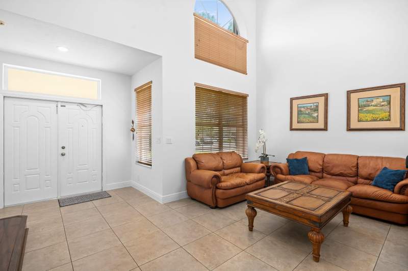 4 bedroom Single Family Residence at 10740 London Street, Embassy Lakes, Cooper City — photo 5