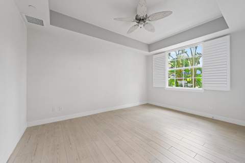 411 Bay Colony Drive, Juno Beach FL - photo 12 of 39