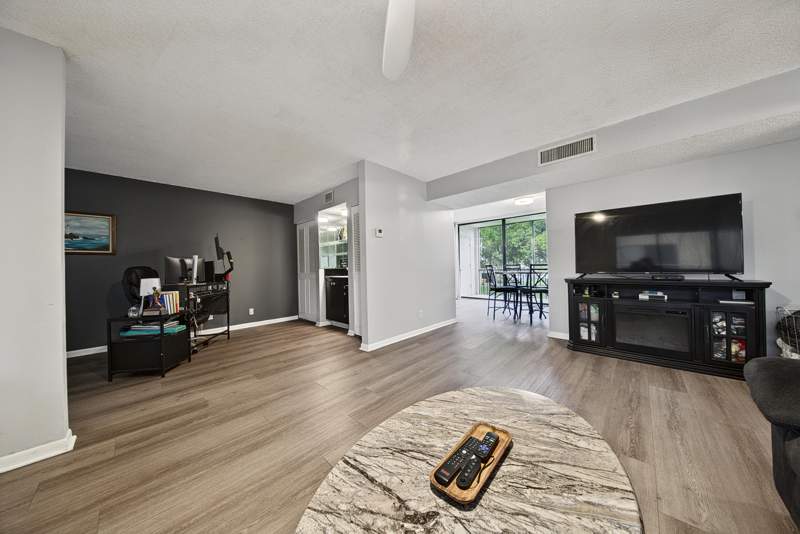 2 bedroom Condominium at 5190 Las Verdes Circle #214, Olive Leaf Condo, Delray Beach — photo 4