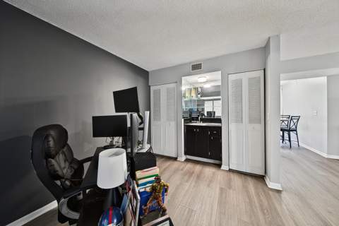 5190 Las Verdes Circle #214, Delray Beach FL - photo 9 of 34