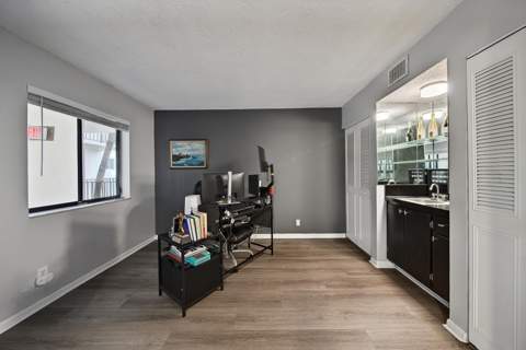 5190 Las Verdes Circle #214, Delray Beach FL - photo 6 of 34