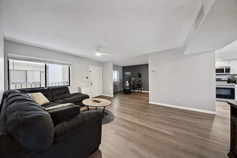 2 bedroom Condominium at 5190 Las Verdes Circle #214, Olive Leaf Condo, Delray Beach — photo 5