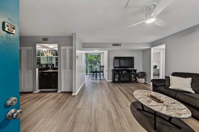 2 bedroom Condominium at 5190 Las Verdes Circle #214, Olive Leaf Condo, Delray Beach — photo 3