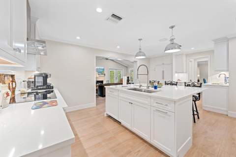 11785 Lake Shore Place, North Palm Beach FL - photo 7 of 38