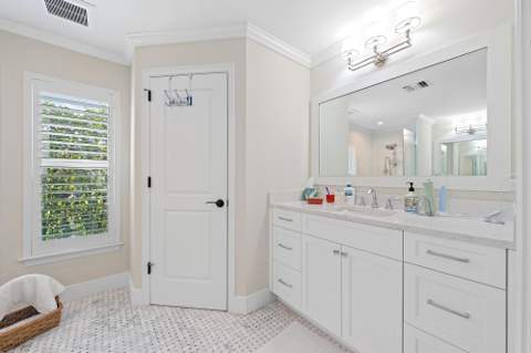 11785 Lake Shore Place, North Palm Beach FL - photo 16 of 38
